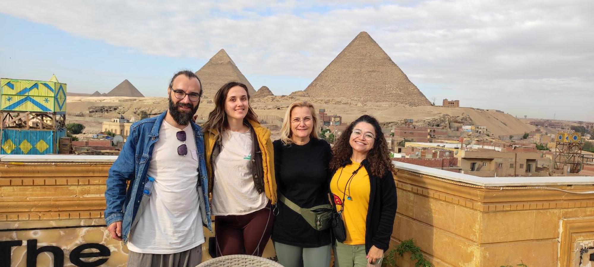 Pyramids Kingdom - Guest House Kafret el-Gabal Exteriör bild